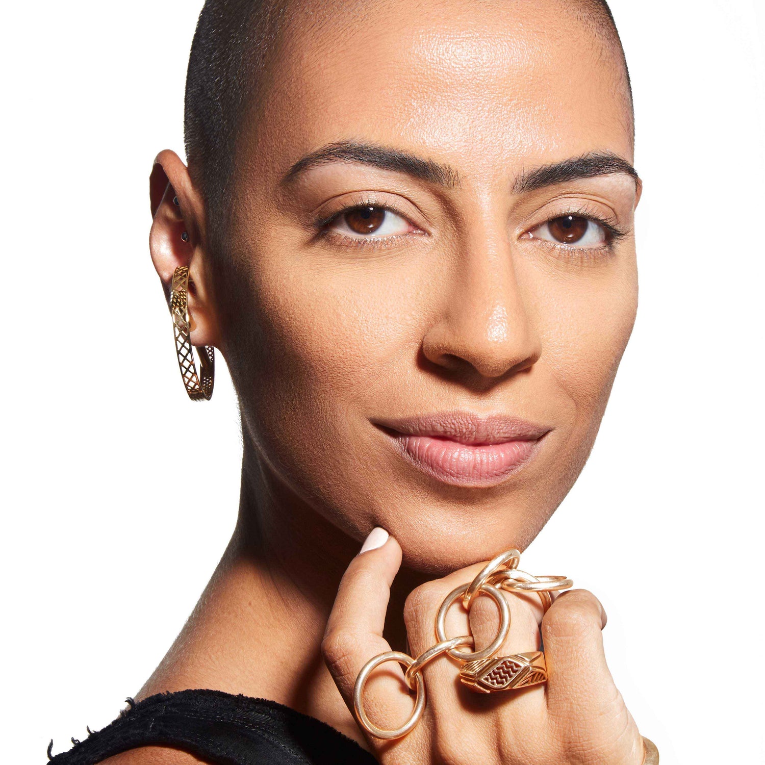 DIVINE MATT LIQUID FOUNDATION SK-45: Full Coverage, Blendable, Precise Application, Buildable Coverage, Contouring, Shade Matching, Flawless Finish, Professional Makeup, Long-lasting, Smooth Texture, Matte Finish