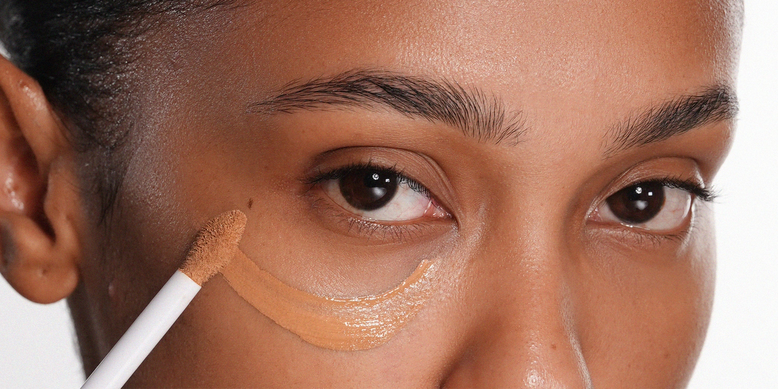 How to Apply Lumi Lift Concealer for a Natural, Lifted Finish