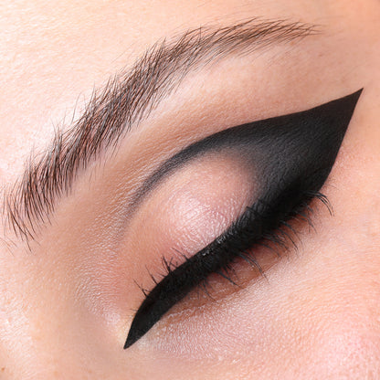 INTENSE NOIR GEL LINER: Long-lasting, Waterproof, Smudge-proof, Cry-proof, High pigment, Durable, Resistant, Permanent